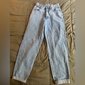 Zena Jeans Vintage High Wasted Light Wash Mom Jeans